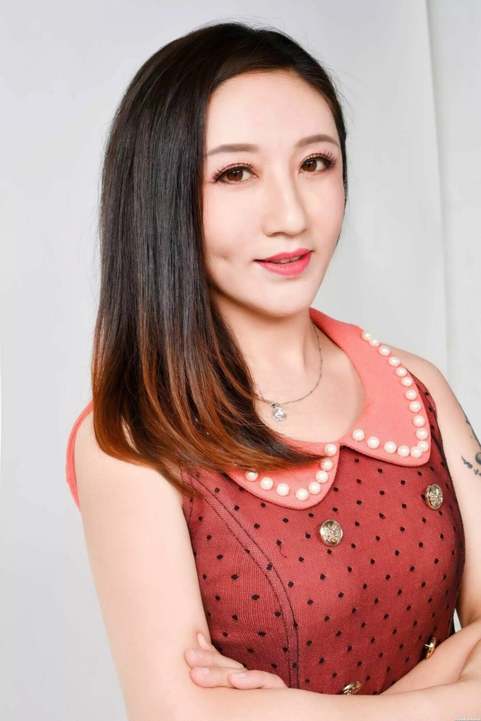 Tina Profile image 3