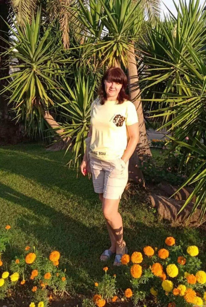 Elena Profile image 6
