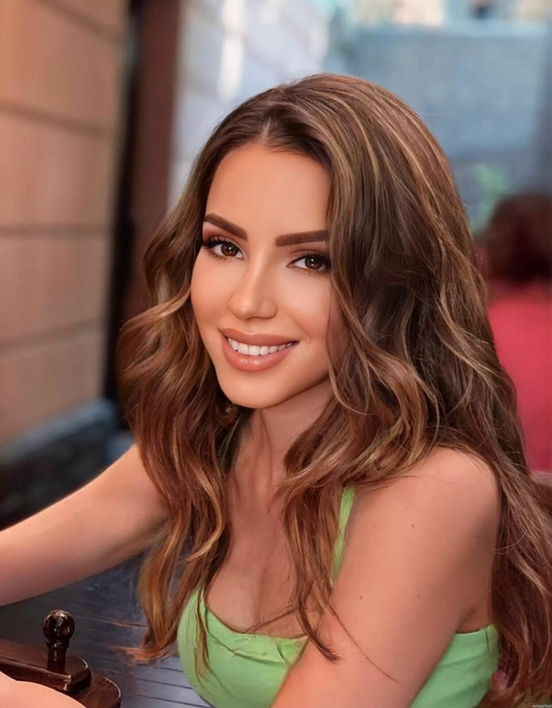 Elizabeth, 29
