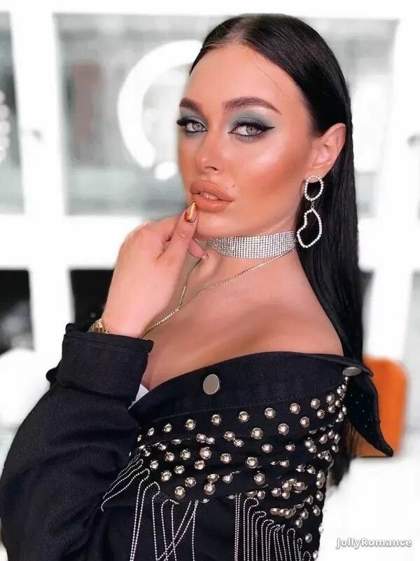 Anna Profile image 2